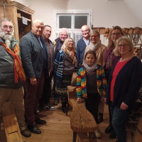 Teile des SPD Vorstandes Eberns und Stadtradtsfrauen mit dem Bürgerverein Vorstand, MdB Sabine Dittmar und Bürgermeister Jürgen Hennemann in der Scheinerwerkstatt