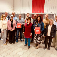 Auf dem Gruppenbild v.l.: Andreas Kern, Ulrike Zettelmeier, Jürgen Hennemann, Jehan Youssef, Florian Schmidt, Eckart Roeß, Werner Freibott, Karin Limpert, Harald Martin, Heiderose Hauguth, Uwe Holzwarth, Ruth Metter, Winfried Golonka