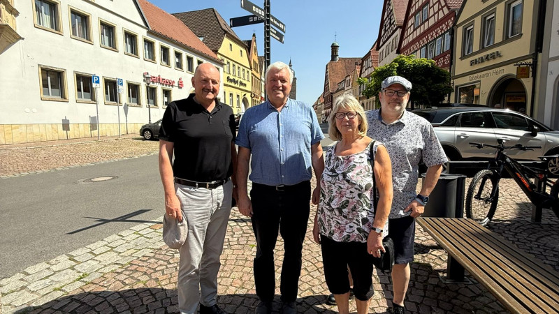 MdB Bernd Rützel, Bgm. Jürgen Hennemann, Ruth Metter, Eckart Roess